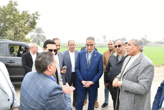وزير الزراعة ومحافظ الفيوم يتفقدان حقول القمح ومجمع الخدمات الزراعية بأبو صير - الفجر سبورت