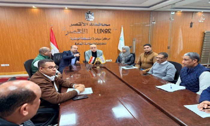 محافظ الأقصر يتفقد غرفة عمليات الطوارئ لمتابعة جولة الإعادة بانتخابات مجلس النواب - الفجر سبورت