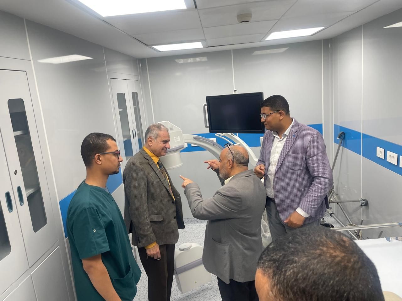 رئيس جامعة أسوان يتفقد اللمسات الأخيرة لمستشفى العظام الجامعي قبل افتتاحه - الفجر سبورت