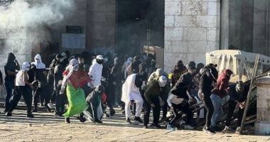 مئات المستوطنين يقتحمون باحات المسجد الأقصى بحماية شرطة الاحتلال - الفجر سبورت