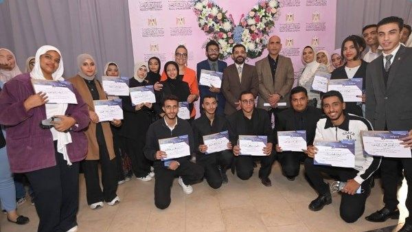 وزارة الشباب تُدرّب أكثر من 1615 شابًا وفتاة على بناء الشخصية والقيادة وتعزيز الصحة النفسية - الفجر سبورت