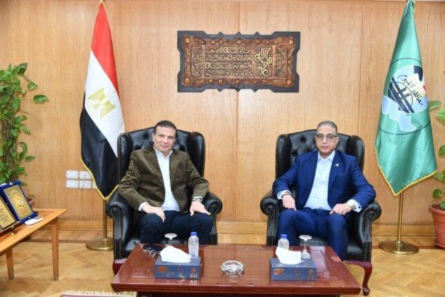 محافظ الفيوم يستقبل وزير الزراعة في مستهل زيارته للمحافظة لتفقد عدد من المشروعات - الفجر سبورت