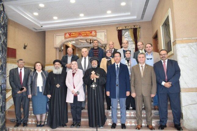 رئيس جامعة بنها يقدم التهنئة للأخوة المسيحيين بعيد الميلاد المجيد - الفجر سبورت