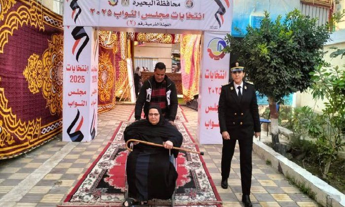 كبار السن يواصلون مشاركتهم في اليوم الثاني لجولة الإعادة لانتخابات النواب بالبحيرة - الفجر سبورت