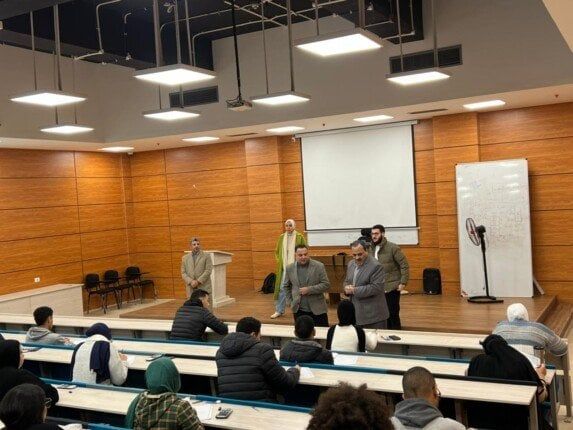 رئيس جامعة بنها الأهلية ونائبه للشؤون الأكاديمية يتفقدان امتحانات الفصل الدراسي الأول - الفجر سبورت