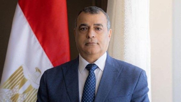 وزير الإنتاج الحربي يهنئ البابا تواضروس بعيد الميلاد المجيد: وحدة النسيج الوطني أساس قوة مصر - الفجر سبورت