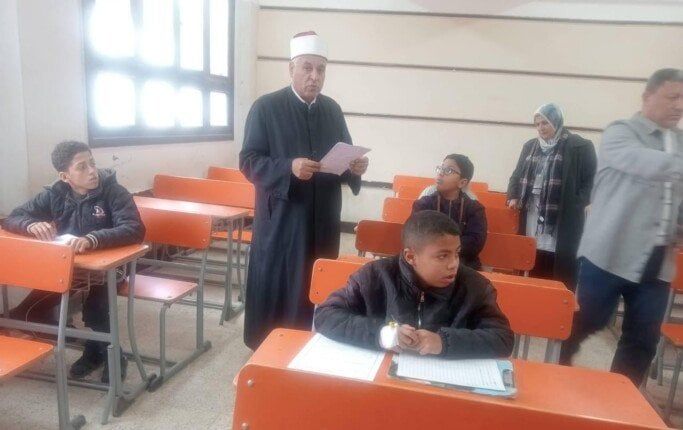 رئيس القليوبية الأزهرية يتفقد لجان امتحانات النقل.. ويؤكد: التصحيح أولًا بأول - الفجر سبورت