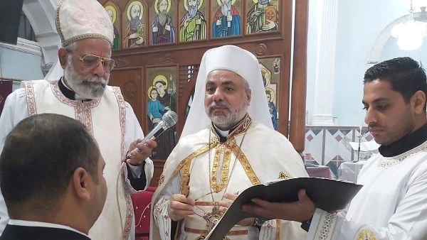 الأنبا عمانوئيل يحتفل بالقداس الإلهي ويمنح الدرجة الإيبودياكونية للشماس مكاريوس وهيب - الفجر سبورت
