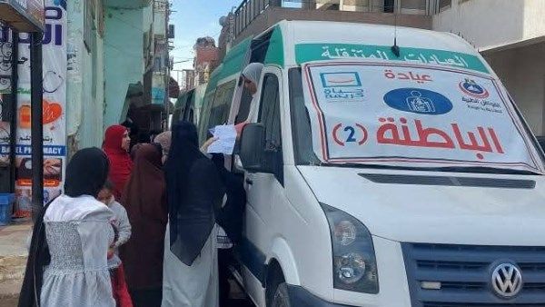 الكشف على 1193 مواطنًا بالمجان بقافلة البدراوي بدمياط - الفجر سبورت