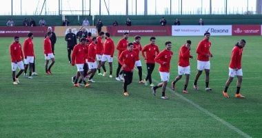 منتخب مصر يشعل حماس الجماهير قبل مواجهة بنين: كل الناس بتقول يارب.. فيديو - الفجر سبورت