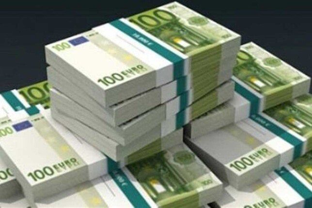 سعر اليورو مقابل الجنيه اليوم الاثنين 5 يناير 2026.. وفقًا لآخر تحديث - الفجر سبورت