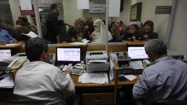 قانون العمل الجديد يضع ضوابط صارمة للعقود.. ويحسم حقوق العمال - الفجر سبورت