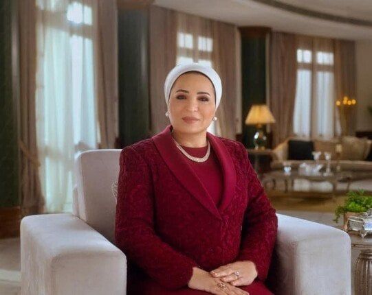 السيدة انتصار السيسي تهنئ الشعب المصري والإخوة الأقباط بعيد الميلاد المجيد - الفجر سبورت