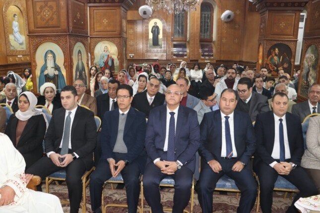 محافظ القليوبية يشارك في قداس عيد الميلاد بكنيسة العذراء ببنها - الفجر سبورت