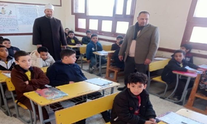 رئيس منطقة الإسكندرية الأزهرية يتفقد لجان امتحانات النقل للاطمئنان على انتظام العملية الامتحانية - الفجر سبورت
