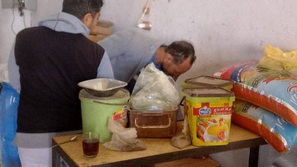 ضبط منتجات منتهية الصلاحية في حملة تموينية بمشاركة سلامة الغذاء بالداخلة - الفجر سبورت
