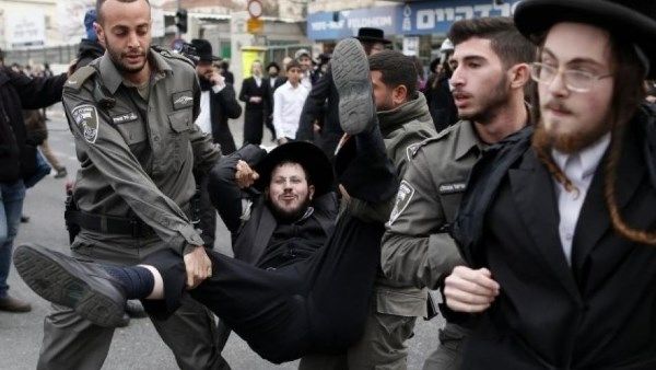 إعلام عبري: قتيل وعدد من الإصابات الخطيرة في القدس جراء دهس خلال تظاهرة للحريديم - الفجر سبورت