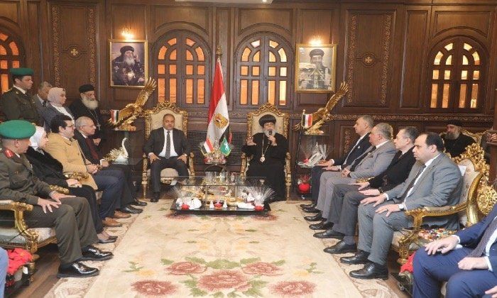 محافظ الشرقية يزور المطرانية والكنيسة الكاثوليكية بالزقازيق لتهنئة الأخوة المسيحيين بعيد الميلاد - الفجر سبورت