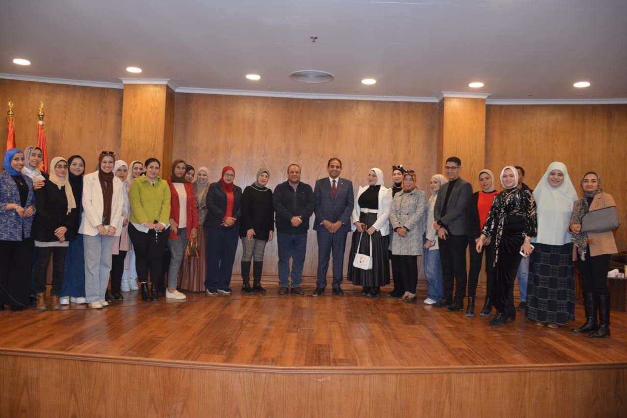 رئيس جامعة بورسعيد يكرم العلماء الفائزين بالجوائز التقديرية والتشجيعية والعلمية - الفجر سبورت