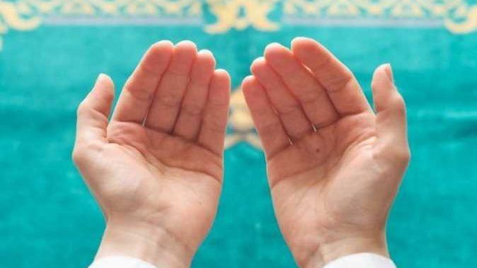 دعاء اسم الله الأعظم لقضاء الحوائج.. 8 كلمات لا ترد الآن - الفجر سبورت