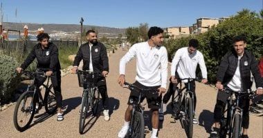 لاعبو منتخب مصر في جولة ترفيهية بالدراجات لكسر ضغوط ربع النهائي - الفجر سبورت