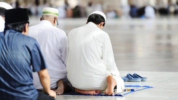 موعد أذان الظهر.. مواقيت الصلاة اليوم الأربعاء 7 يناير 2026 - الفجر سبورت