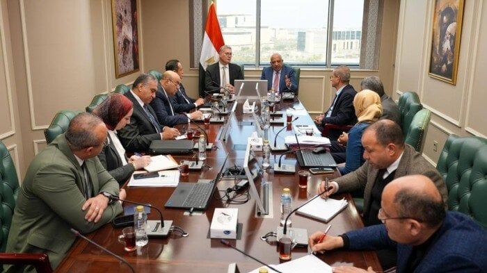 وزيرا الكهرباء والبترول يبحثان توفير الوقود المكافئ لتأمين التغذية الكهربائية - الفجر سبورت