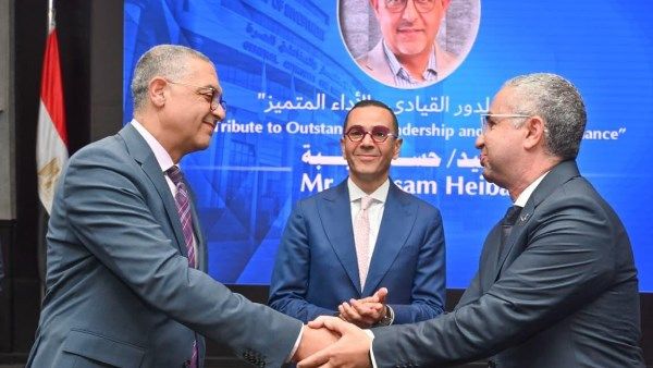 وزير الاستثمار يثمن دور حسام هيبة في تطوير منظومة العمل بالهيئة - الفجر سبورت