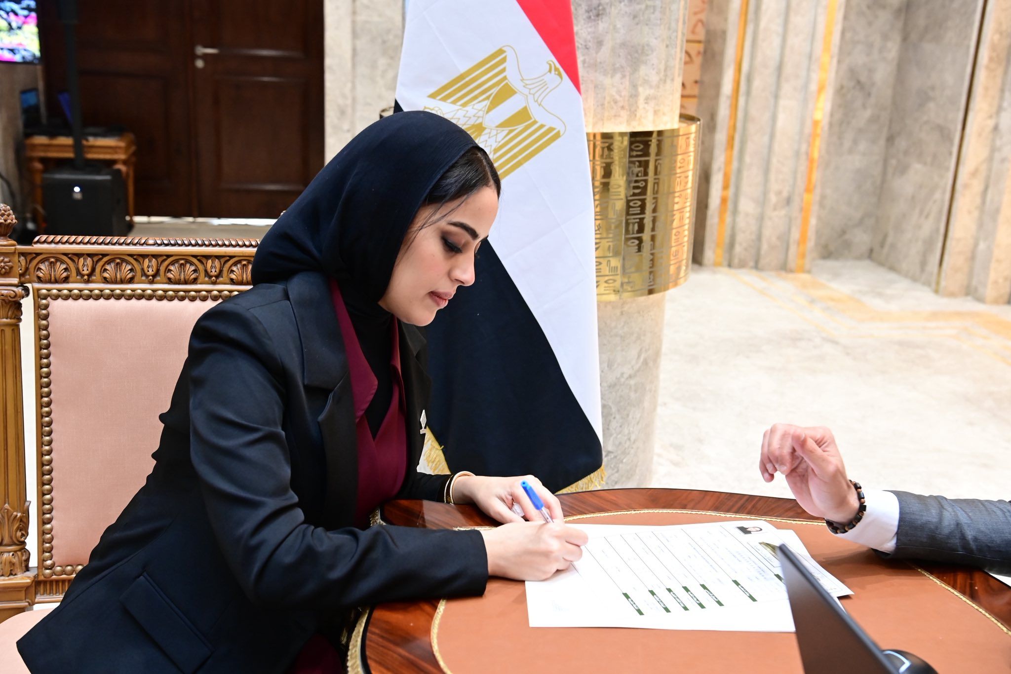 سامية الحديدي أصغر الأعضاء سنا في برلمان 2026 على منصة الجلسة الافتتاحية..تفاصيل - الفجر سبورت