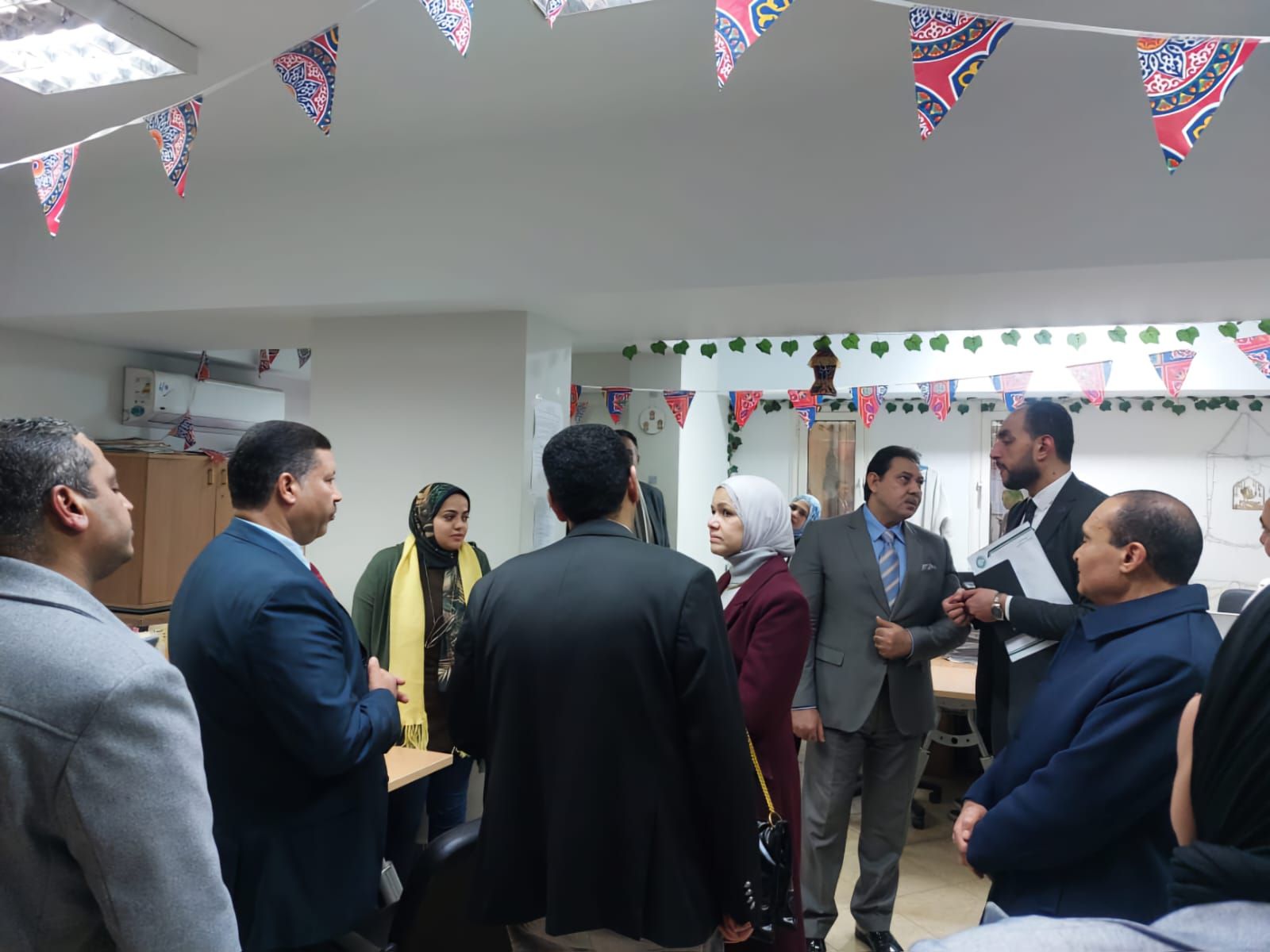 جولة تفقدية لرئيس الضرائب لمتابعة موسم إقرارات المهن الحرة بالإسكندرية - الفجر سبورت