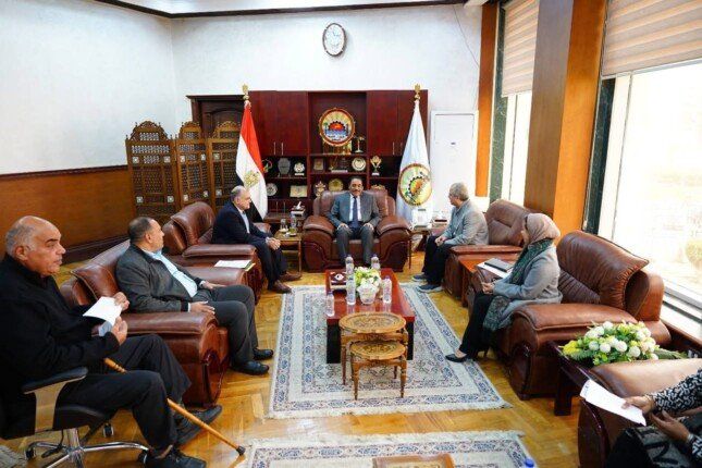 محافظ مطروح يجتمع بلجنة الحفاظ على التراث المعماري لحصر المباني ذات الطراز المتميز - الفجر سبورت