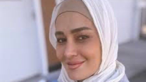 هلا شيحة بالحجاب وتوجه رسالة مؤثرة لجمهورها عن التوبة - الفجر سبورت