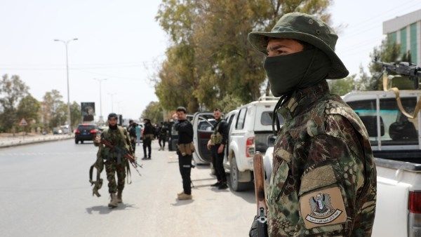 سوريا.. قوى الأمن الداخلي تنفذ عملية أمنية في حي الورود بريف دمشق - الفجر سبورت