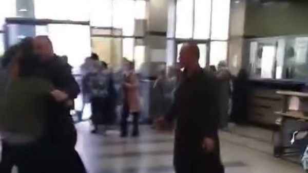 صرخات وضرب أفراد الأمن.. القصة الكاملة لـ مشاجرة مستشفى كفر شكر التخصصي - الفجر سبورت