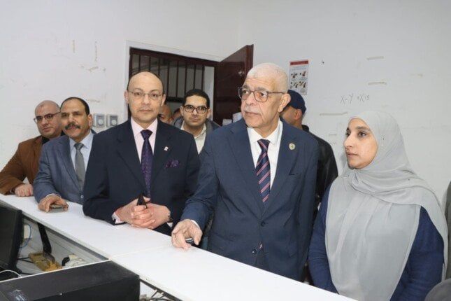 رئيس جامعة المنوفية يتابع انتظام العمل ومستوى الخدمات الصيدلانية بالمستشفيات الجامعية - الفجر سبورت