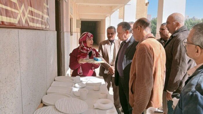 تمهيداً لافتتاحه.. مدير تعليم أسيوط يتابع أعمال تجهيز مركز «إبداع» للحرف اليدوية والتراثية - الفجر سبورت