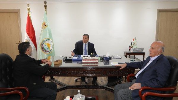 وزير الزراعة واتحاد الدواجن يتفقان على ضبط الأسعار ودعم المربين وزيادة المعروض قبل رمضان - الفجر سبورت