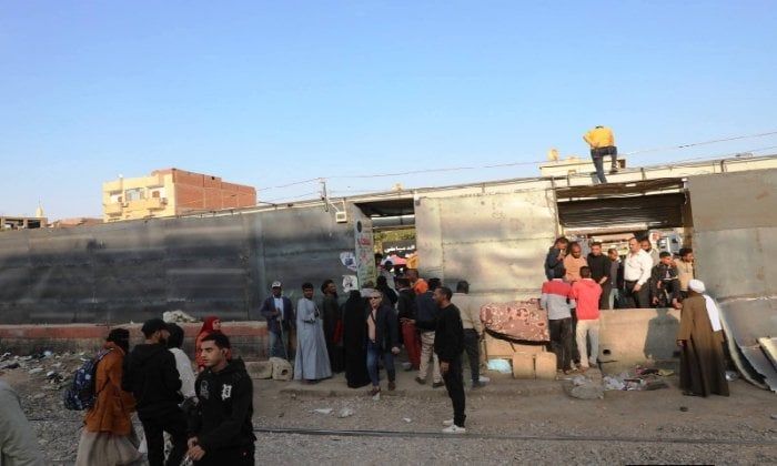 حفاظًا على أرواح المواطنين.. حملة مكبرة لإزالة الأكشاك العشوائية بمحيط مزلقان السيل - الفجر سبورت