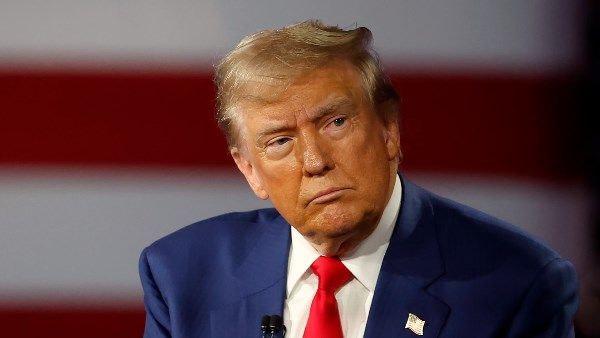 ترامب: إيران لا تتصرف بشكل جيد وسنضربها بقوة إذا قتلت المحتجين - الفجر سبورت