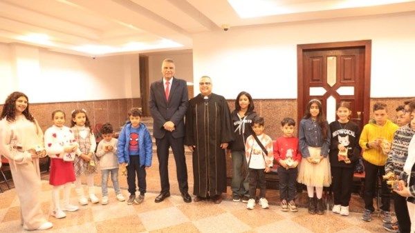 أخبار أسوان..تهنئة للأخوة الأقباط وتوزيع كروت وهدايا للأطفال بمناسبة عيدالميلادالمجيد - الفجر سبورت