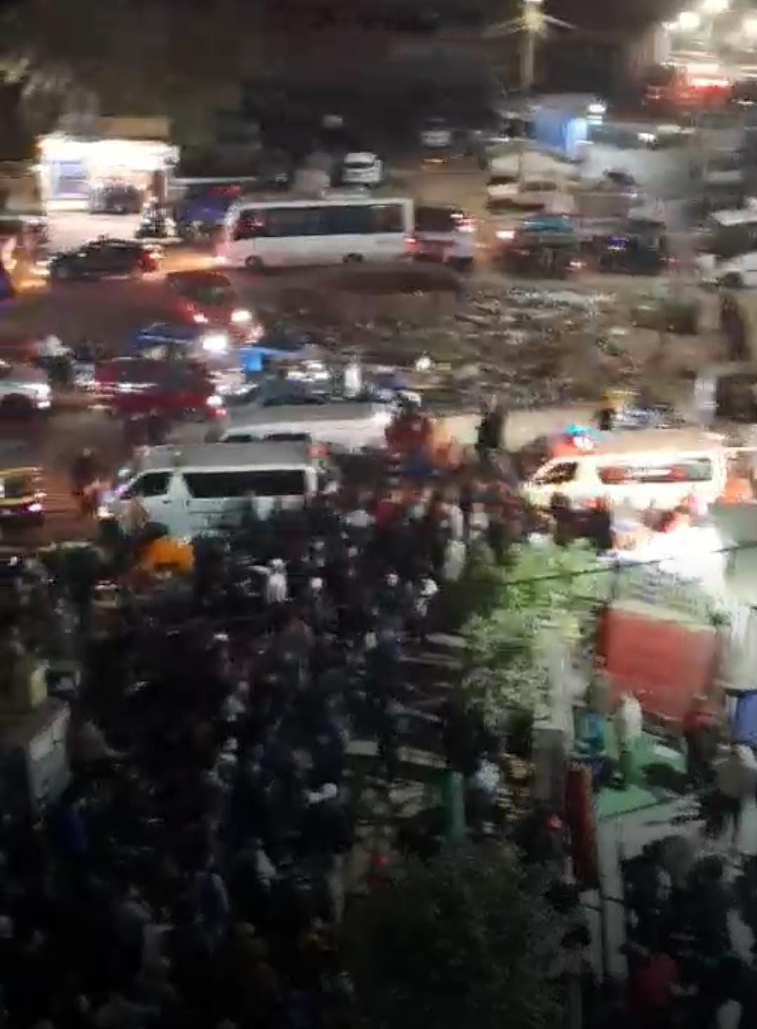 تشييع جثـ.ـامين أب ونجليه في حادث تسمم غذائي بشبرا الخيمة .. صور - الفجر سبورت