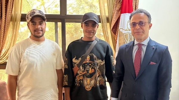 السفارة المصرية في مالي تنجح في إعادة مواطنين اثنين كانا عالقين في مدينة بعيدة عن العاصمة - الفجر سبورت