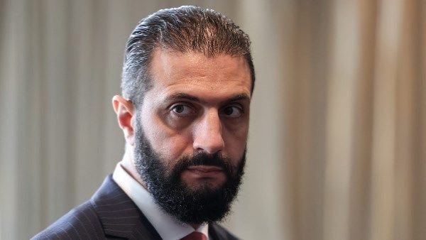 الشرع لـ بارزاني: الأكراد مكوّن أصيل وأساسي من الشعب السوري - الفجر سبورت