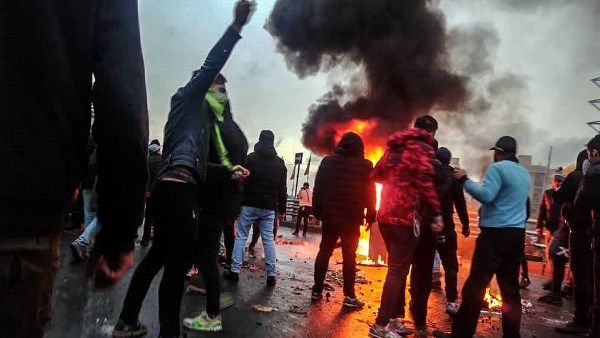خلال أسبوعين.. سقوط 51 قتيلا في مظاهرات إيران - الفجر سبورت