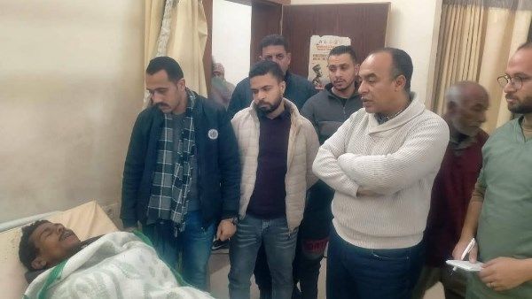 مصرع شخص وإصابة 13 آخرين في انقلاب ميكروباص بصحراوي المنيا - الفجر سبورت