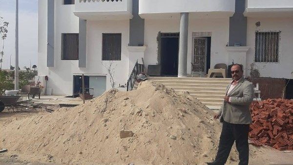 إيقاف أعمال بناء مخالف ومصادرة المعدات بـ مجاويش في الغردقة - الفجر سبورت