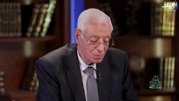حسام موافي: الموبايل إدمان مثل المخدرات يجب تركه فورا.. فيديو - الفجر سبورت