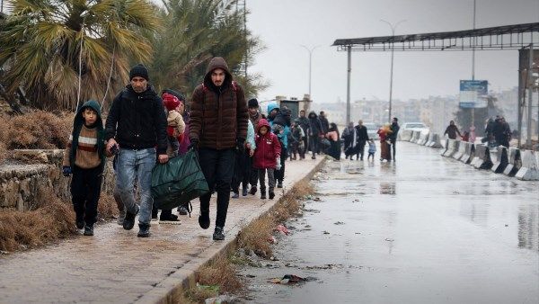 الجيش السوري: إخلاء حي الشيخ مقصود بحلب قبل الاستهداف والأهالي يبدأون النزوح - الفجر سبورت