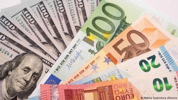 أسعار العملات الأجنبية والآسيوية في مصر يوم الجمعة - الفجر سبورت