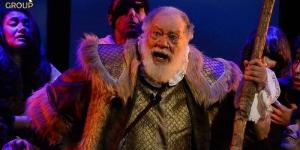 يحيى الفخراني يتألق في عرض الملك لير على المسرح القومي - الفجر سبورت